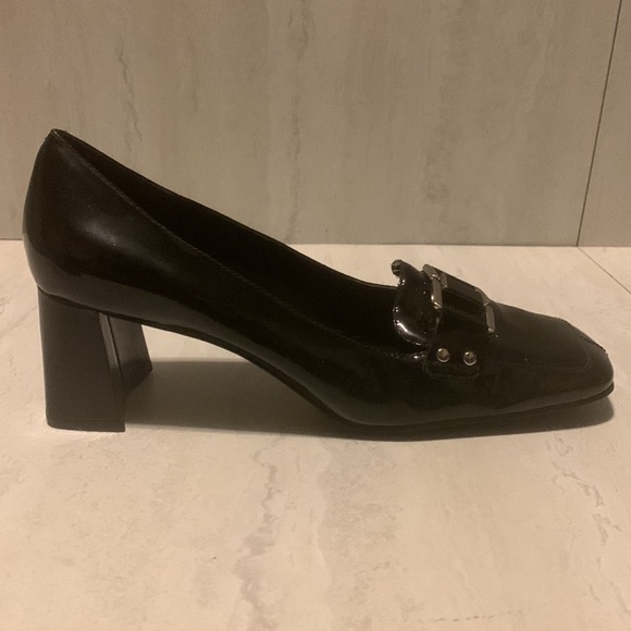 Bandolino Women's Black Leather Square Toe Front Buckle Heels Size 9.5M - Picture 7 of 15